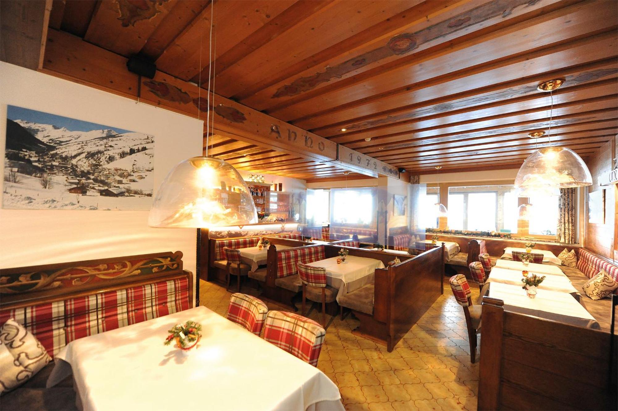 Ski In Ski Out Hotel Unterellmau Заалбах-Хинтерглем Екстериор снимка