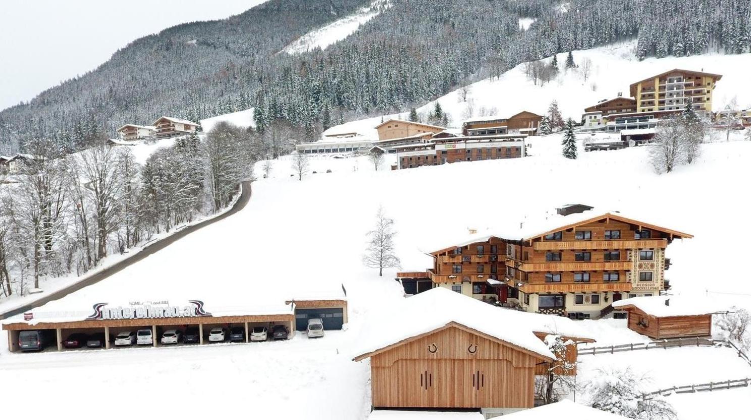 Ski In Ski Out Hotel Unterellmau Заалбах-Хинтерглем Екстериор снимка