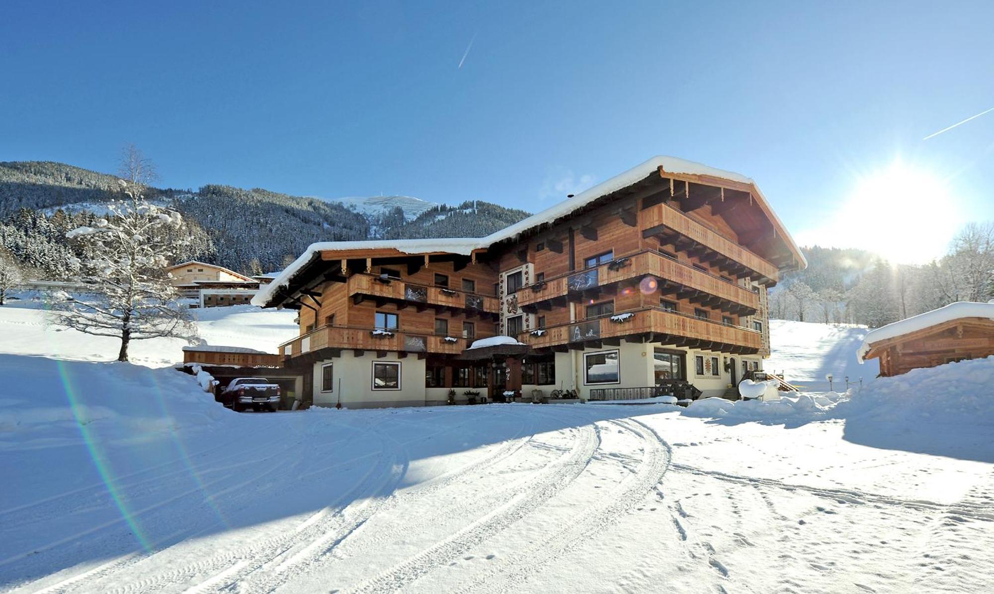 Ski In Ski Out Hotel Unterellmau Заалбах-Хинтерглем Екстериор снимка