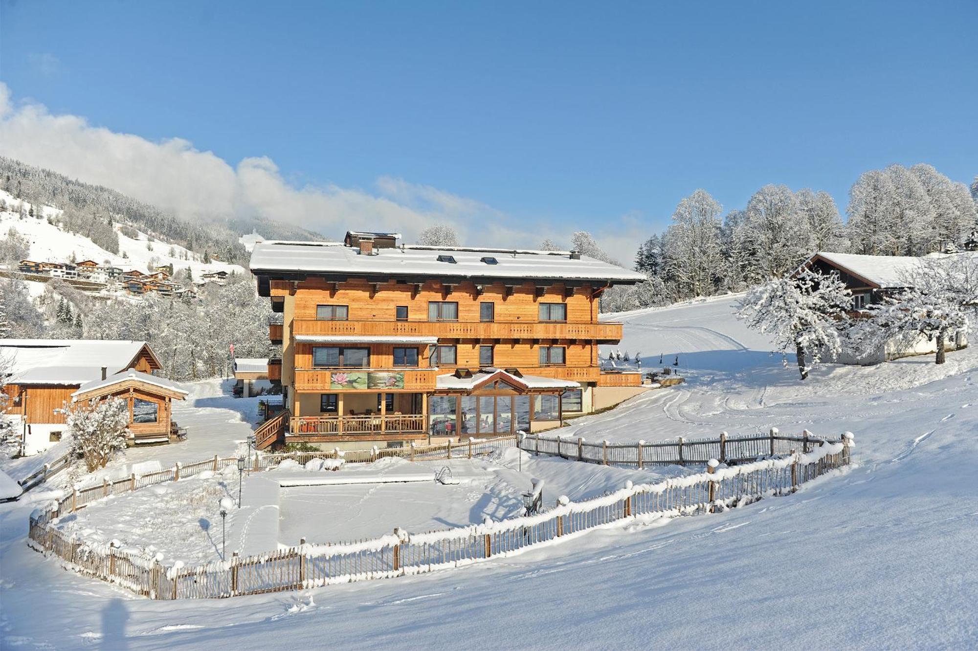 Ski In Ski Out Hotel Unterellmau Заалбах-Хинтерглем Екстериор снимка