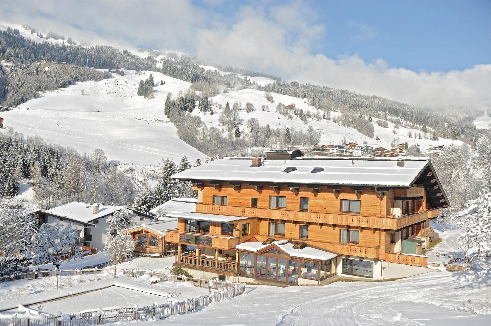 Ski In Ski Out Hotel Unterellmau Заалбах-Хинтерглем Екстериор снимка
