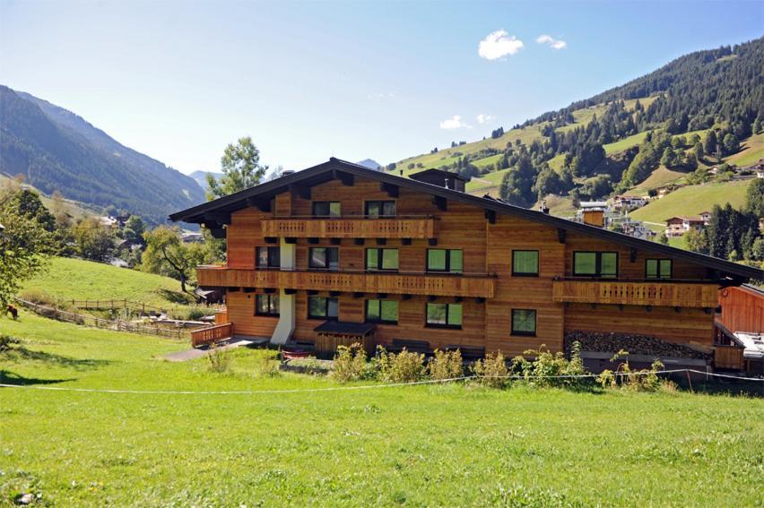 Ski In Ski Out Hotel Unterellmau Заалбах-Хинтерглем Екстериор снимка