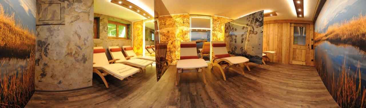 Ski In Ski Out Hotel Unterellmau Заалбах-Хинтерглем Екстериор снимка