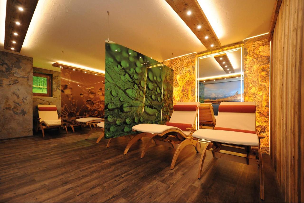 Ski In Ski Out Hotel Unterellmau Заалбах-Хинтерглем Екстериор снимка